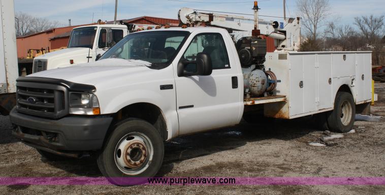 image for item 4950 2002 Ford F550 XL Super Duty utility truck