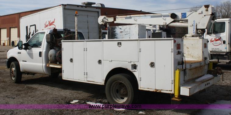 image for item 4950 2002 Ford F550 XL Super Duty utility truck