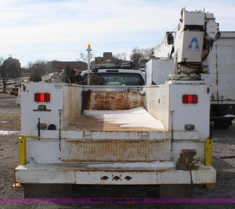 image for item 4950 2002 Ford F550 XL Super Duty utility truck