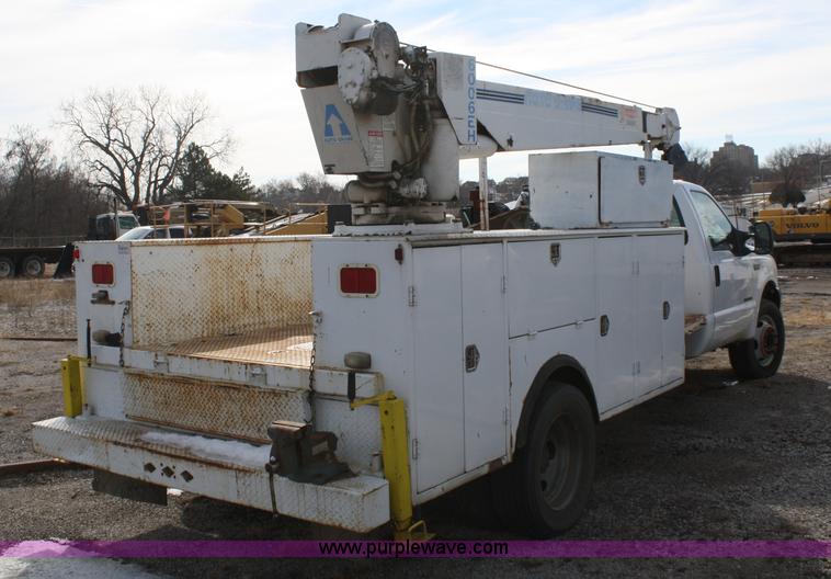 image for item 4950 2002 Ford F550 XL Super Duty utility truck