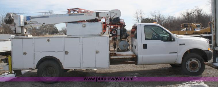 image for item 4950 2002 Ford F550 XL Super Duty utility truck
