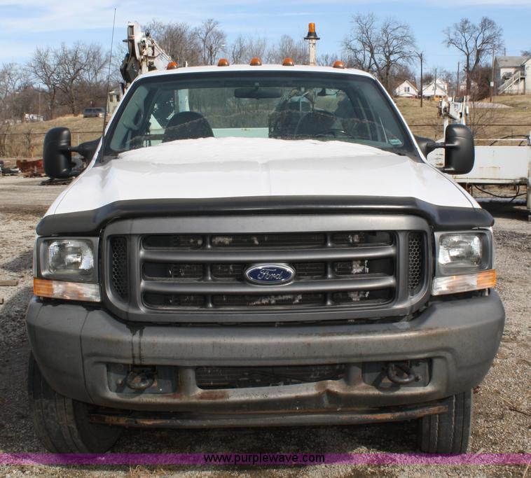 image for item 4950 2002 Ford F550 XL Super Duty utility truck