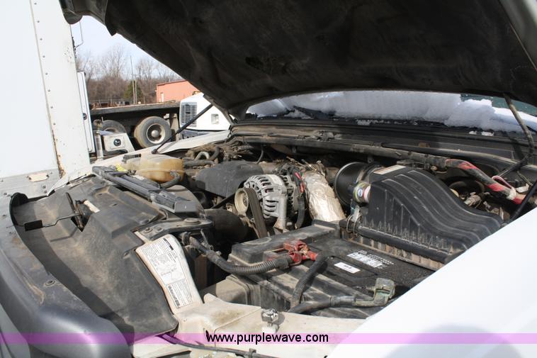 image for item 4950 2002 Ford F550 XL Super Duty utility truck