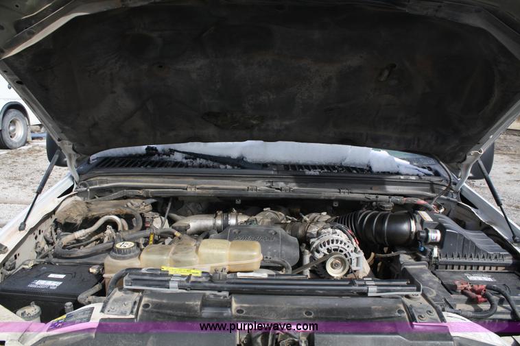 image for item 4950 2002 Ford F550 XL Super Duty utility truck