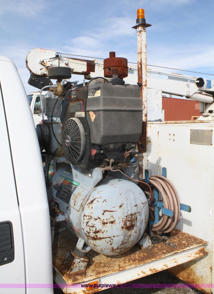 image for item 4950 2002 Ford F550 XL Super Duty utility truck