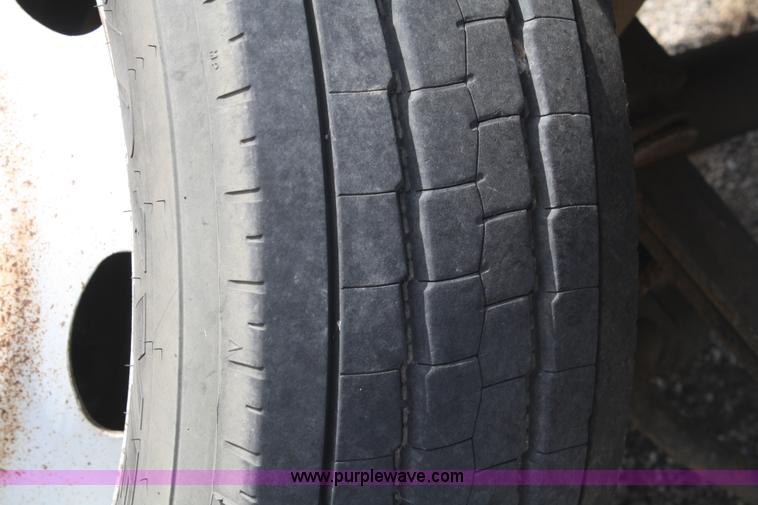 image for item 4950 2002 Ford F550 XL Super Duty utility truck