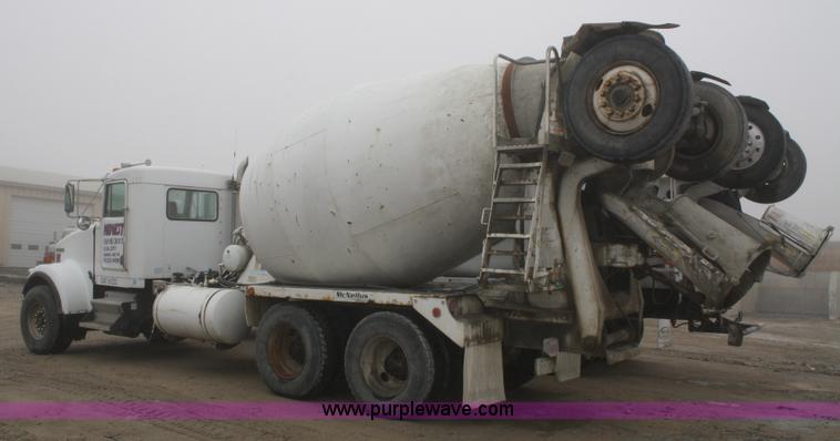 image for item 4970 1992 Kenworth W900 cement truck