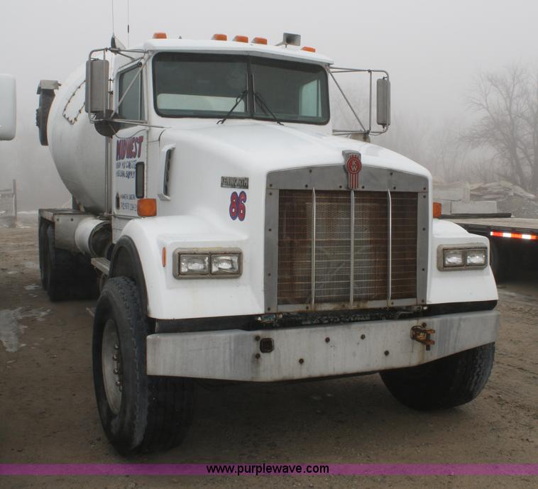 image for item 4970 1992 Kenworth W900 cement truck