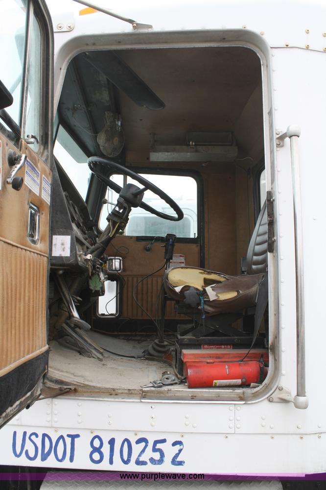 image for item 4970 1992 Kenworth W900 cement truck