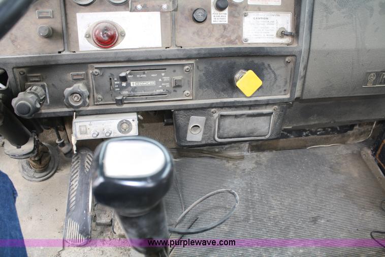 image for item 4970 1992 Kenworth W900 cement truck