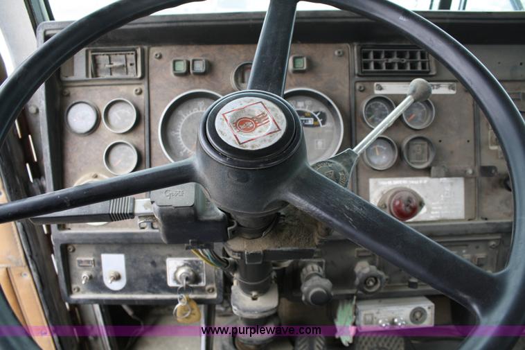 image for item 4970 1992 Kenworth W900 cement truck