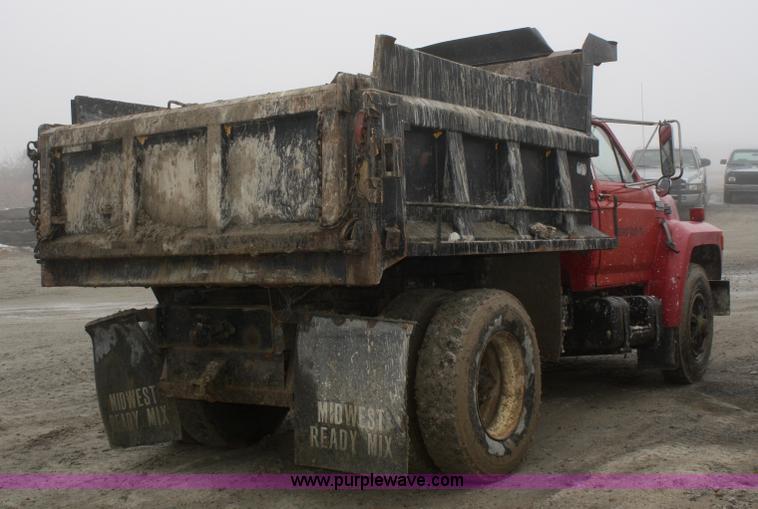 image for item 4971 1988 Ford F800 dump truck