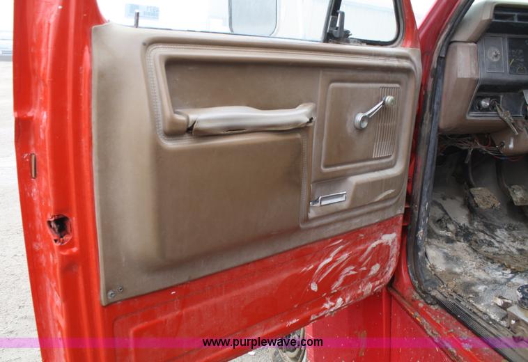 image for item 4971 1988 Ford F800 dump truck