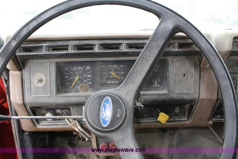 image for item 4971 1988 Ford F800 dump truck