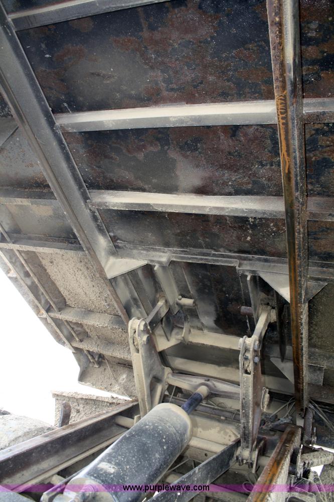 image for item 4971 1988 Ford F800 dump truck