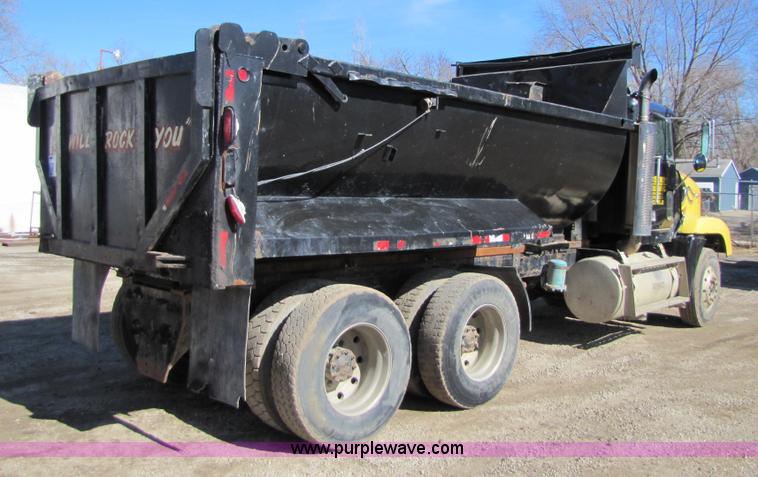 image for item 5191 1990 Freightliner FLD dump truck