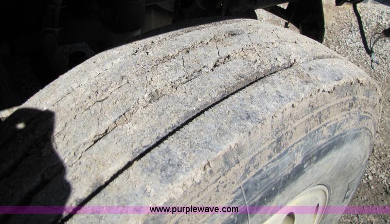 image for item 5191 1990 Freightliner FLD dump truck