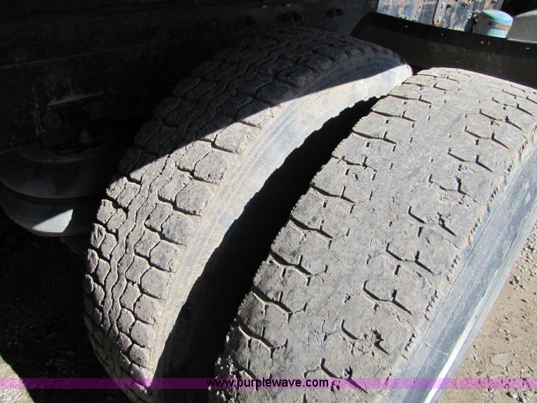 image for item 5191 1990 Freightliner FLD dump truck