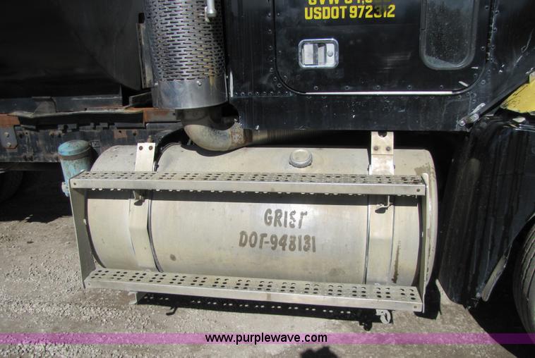 image for item 5191 1990 Freightliner FLD dump truck