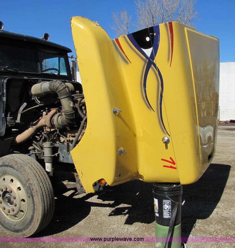 image for item 5191 1990 Freightliner FLD dump truck