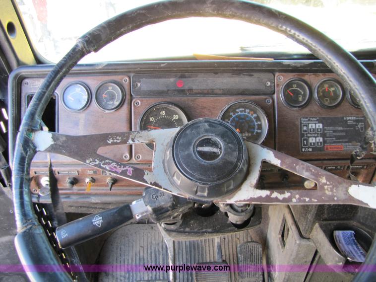 image for item 5191 1990 Freightliner FLD dump truck