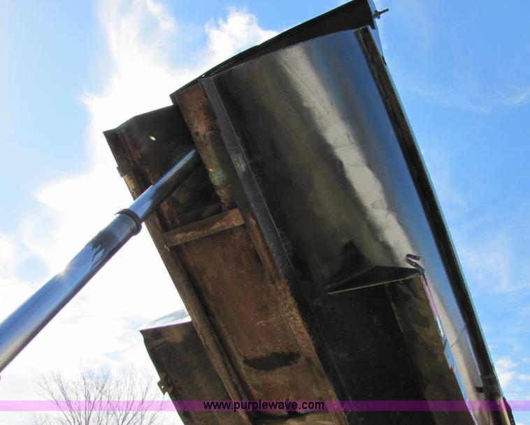 image for item 5191 1990 Freightliner FLD dump truck