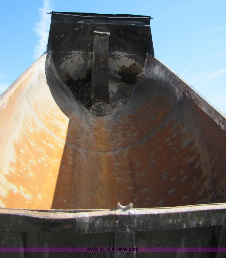 image for item 5191 1990 Freightliner FLD dump truck