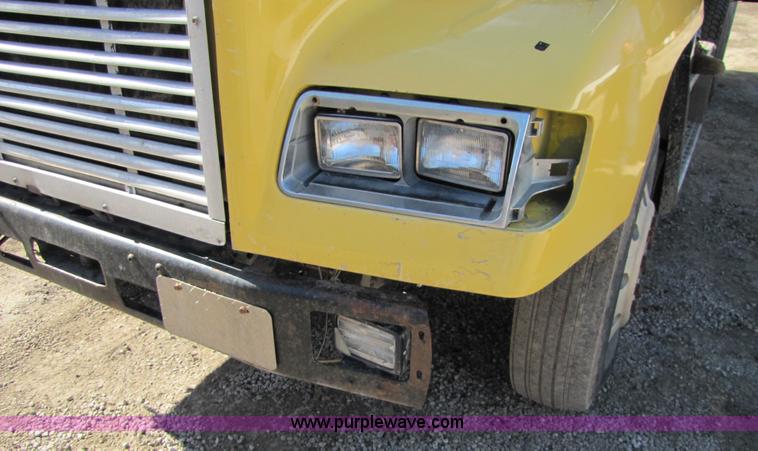 image for item 5191 1990 Freightliner FLD dump truck