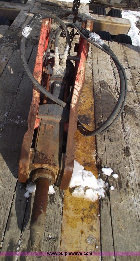 image for item 5427 Uni-ram S-25 backhoe breaker