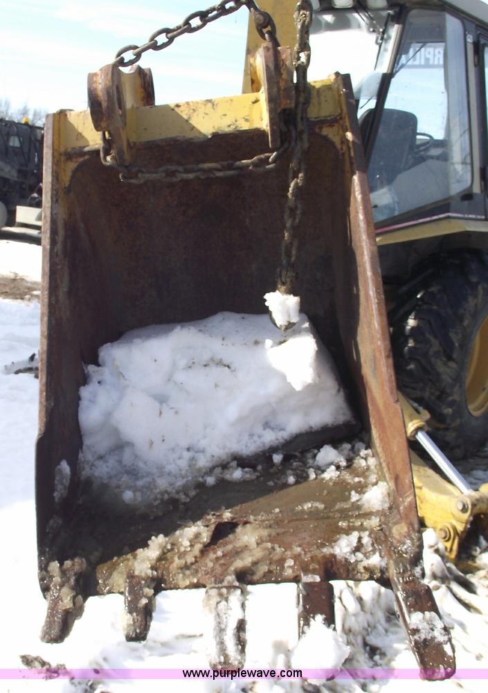 image for item 5428 Caterpillar 24" backhoe bucket