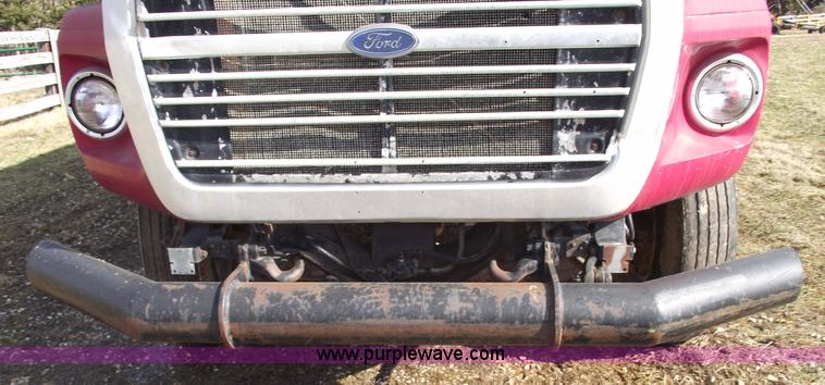 image for item 5432 1989 Ford L8000 dump truck