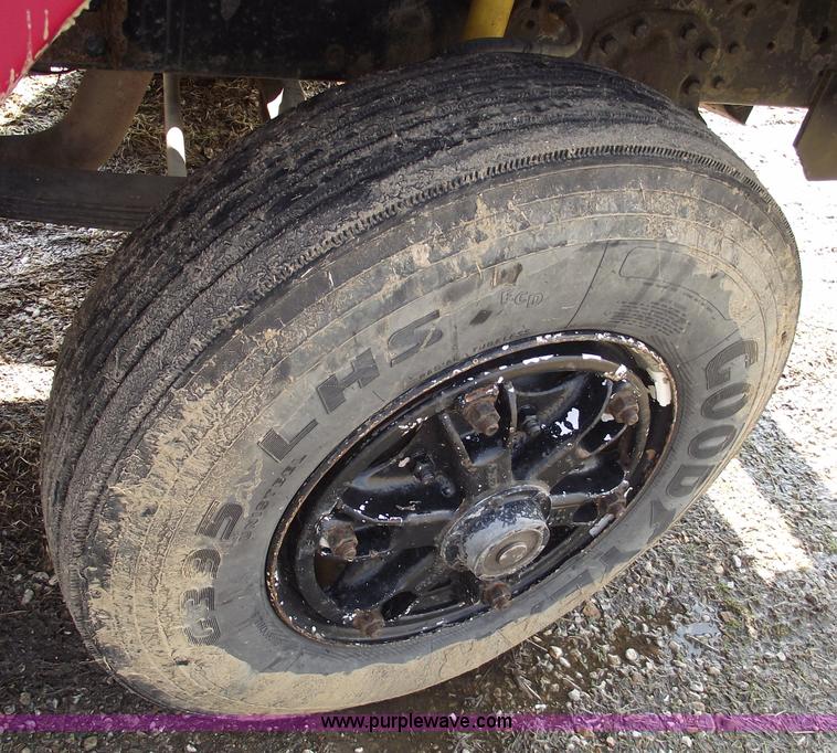 image for item 5432 1989 Ford L8000 dump truck