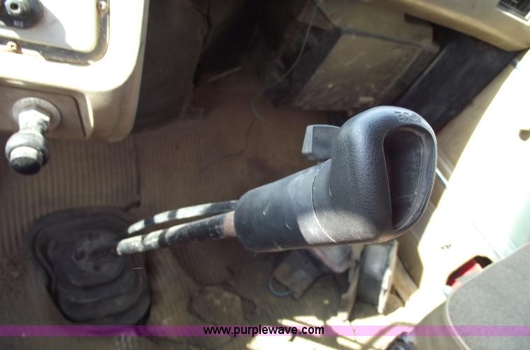 image for item 5432 1989 Ford L8000 dump truck