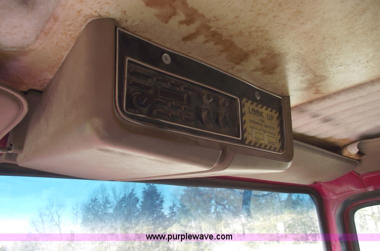 image for item 5432 1989 Ford L8000 dump truck