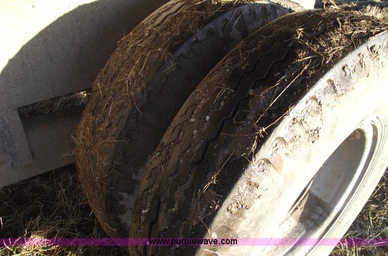 image for item 5440 1990 Show Me 30' goose neck trailer