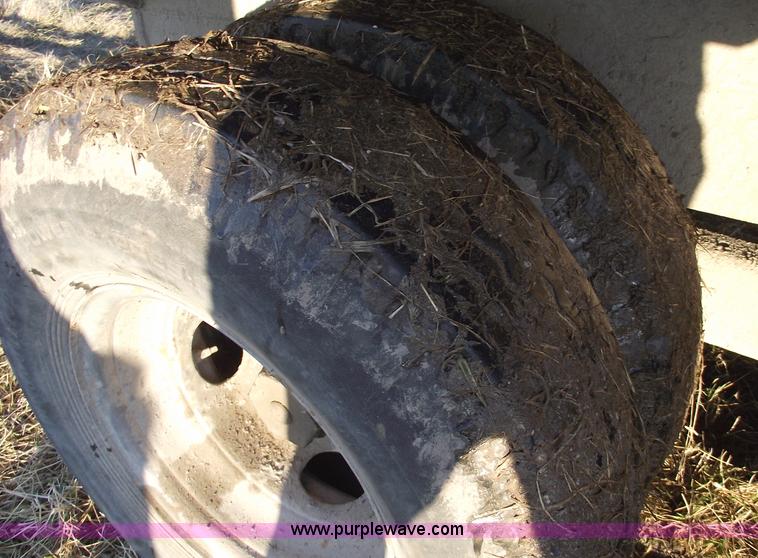 image for item 5440 1990 Show Me 30' goose neck trailer