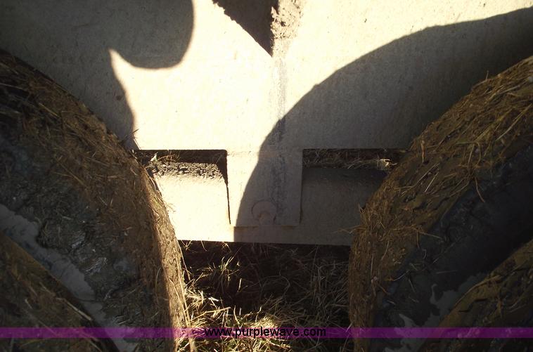 image for item 5440 1990 Show Me 30' goose neck trailer