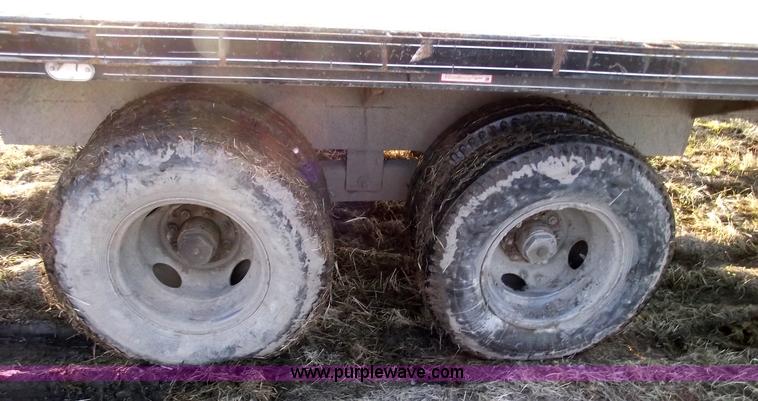 image for item 5440 1990 Show Me 30' goose neck trailer