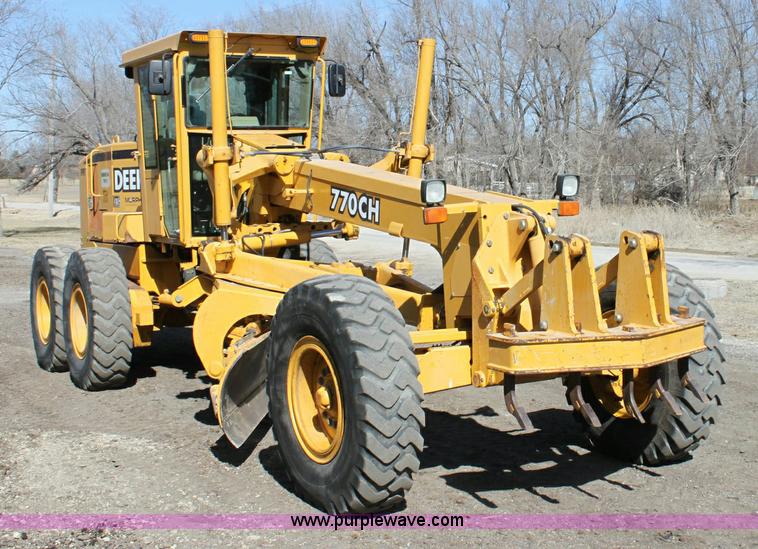 image for item 6103 1998 John Deere 770CH motor grader
