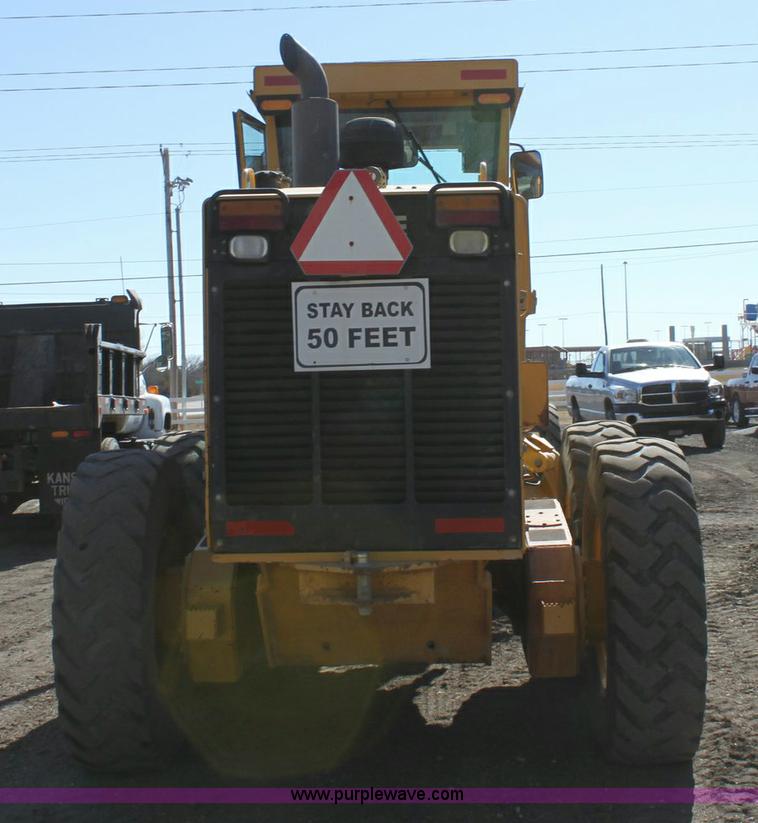 image for item 6103 1998 John Deere 770CH motor grader