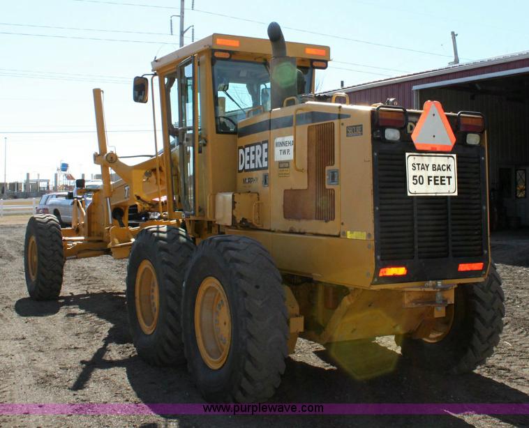 image for item 6103 1998 John Deere 770CH motor grader