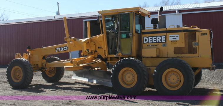 image for item 6103 1998 John Deere 770CH motor grader