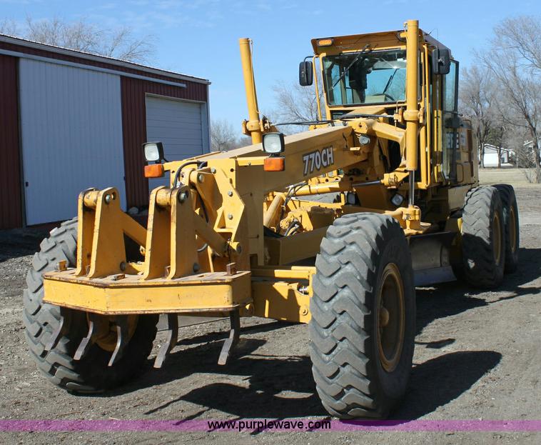 image for item 6103 1998 John Deere 770CH motor grader
