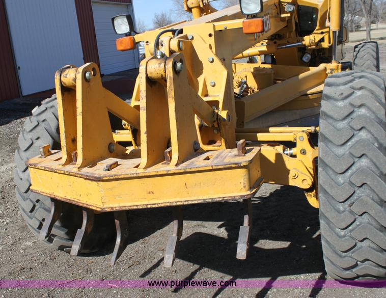 image for item 6103 1998 John Deere 770CH motor grader