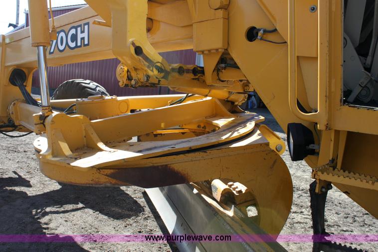 image for item 6103 1998 John Deere 770CH motor grader