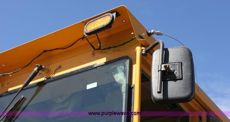 image for item 6103 1998 John Deere 770CH motor grader