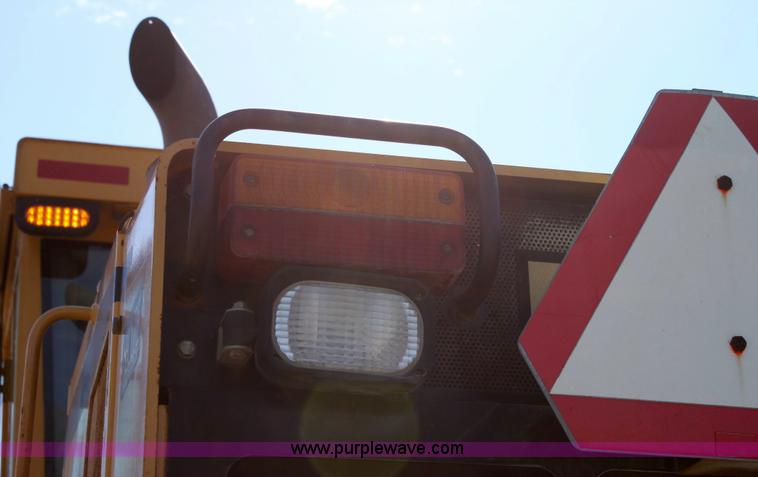 image for item 6103 1998 John Deere 770CH motor grader