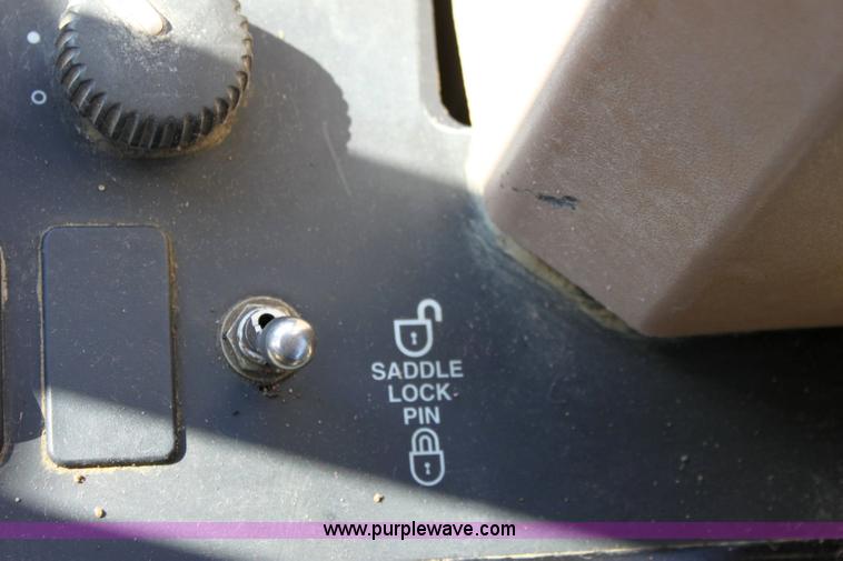 image for item 6103 1998 John Deere 770CH motor grader