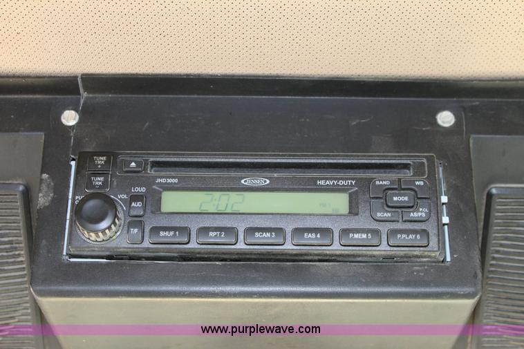 image for item 6103 1998 John Deere 770CH motor grader