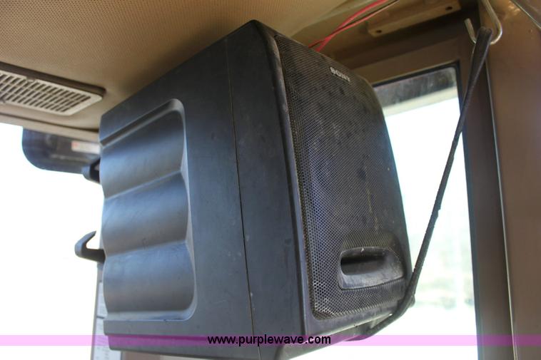 image for item 6103 1998 John Deere 770CH motor grader